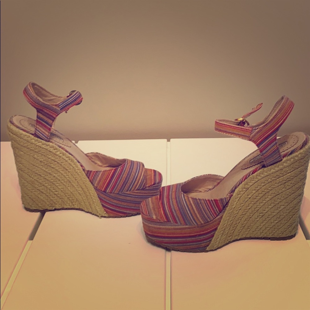 Striped multicolor wedges